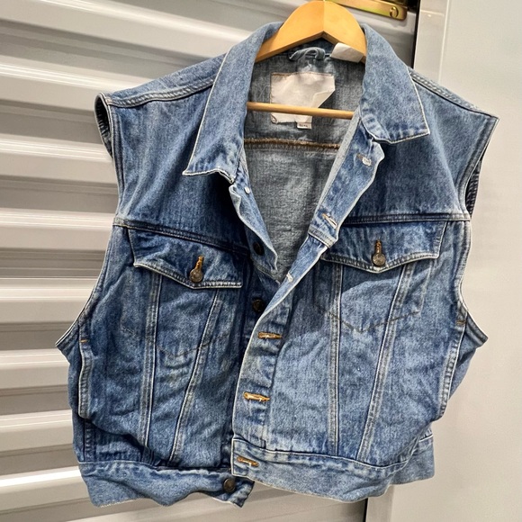 Sleeveless Jean Jacket Women’s XL - Picture 1 of 2